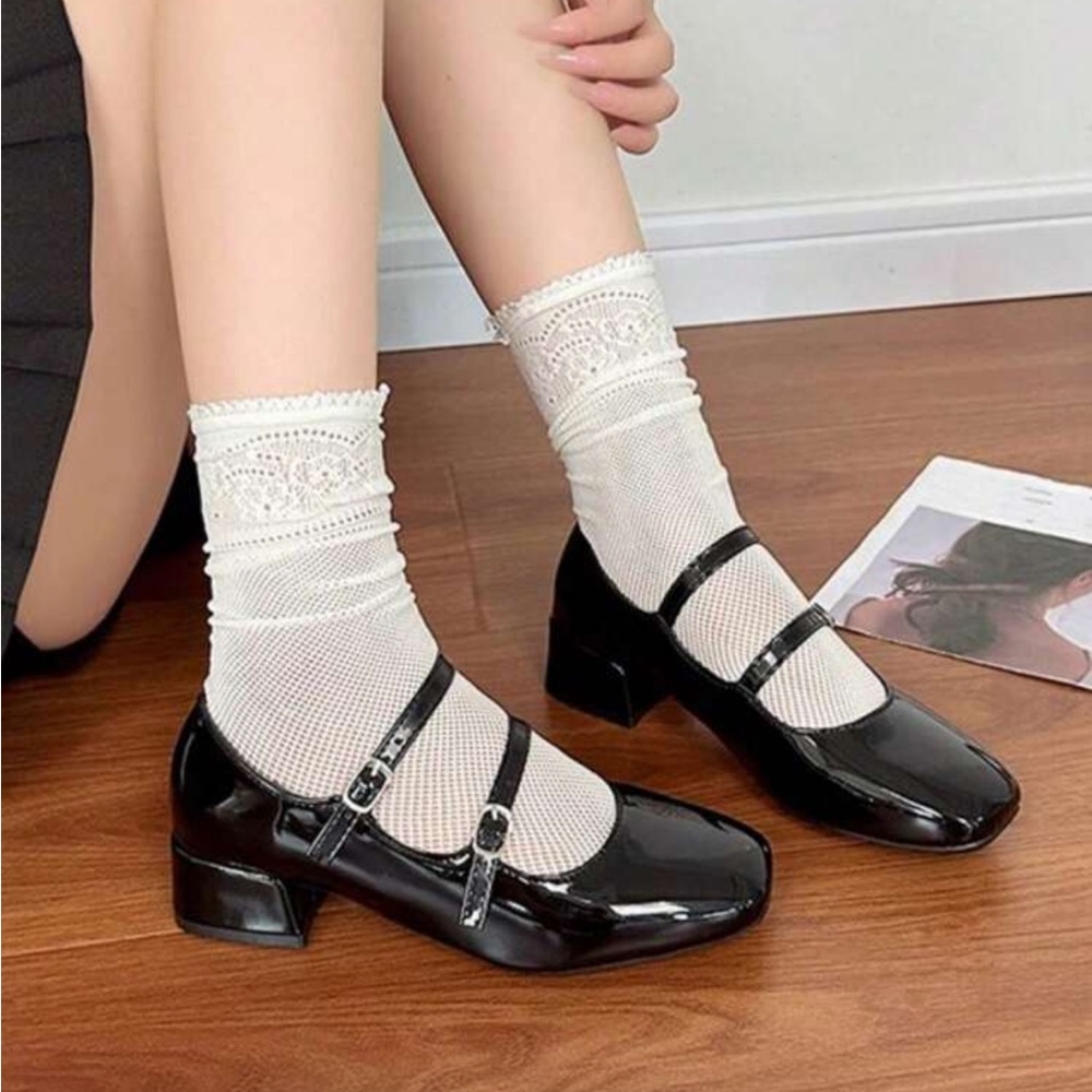 Black Patent Leather Mary Jane Shoes with Heel